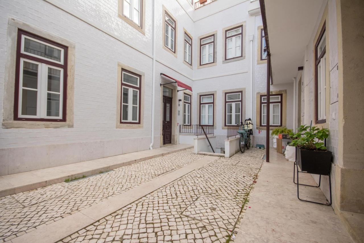 Charming Apartment In Private Condominium At Graca Lisboa Eksteriør bilde